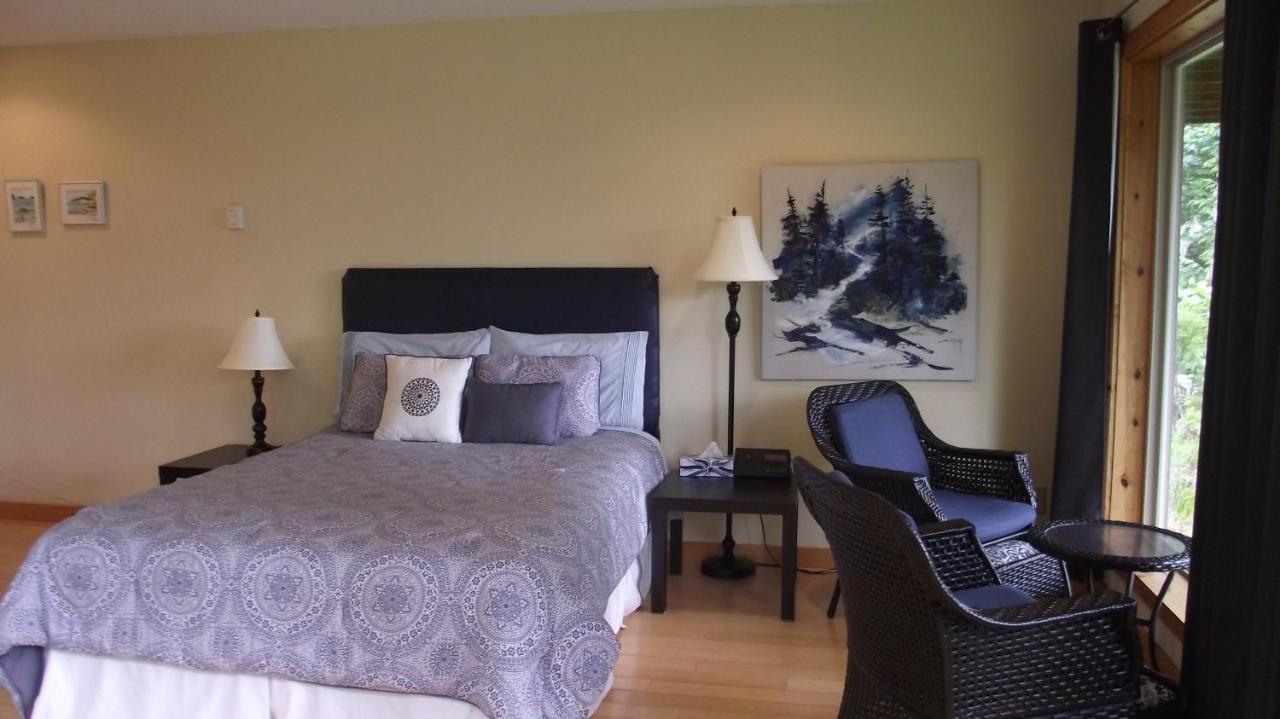 Secret Cove Cottage Suites Halfmoon Bay Esterno foto